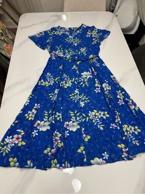 Vintage petite Blue Floral Midi Dress - Classic Fit